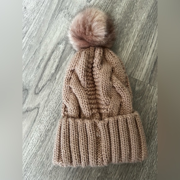 NWT Women’s Hat and Headband - Picture 4 of 6